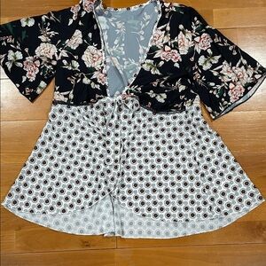 Amazon Essentials Floral and Geometric Blouse